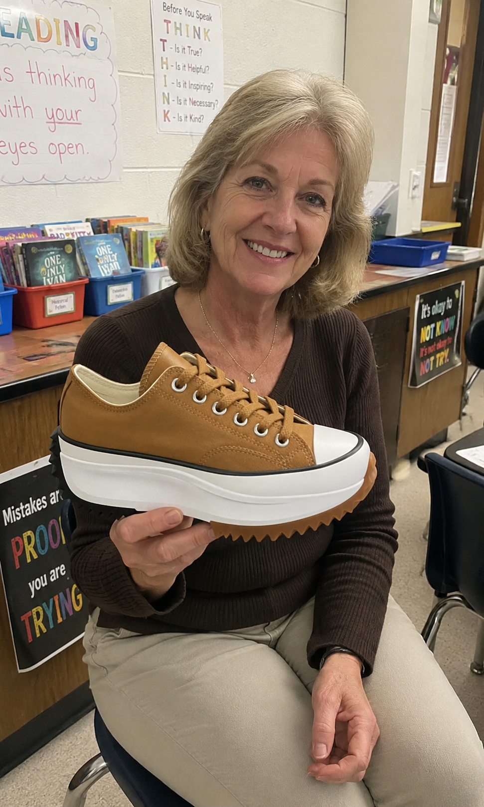 <h2>Customers love our shoes!</h2>
