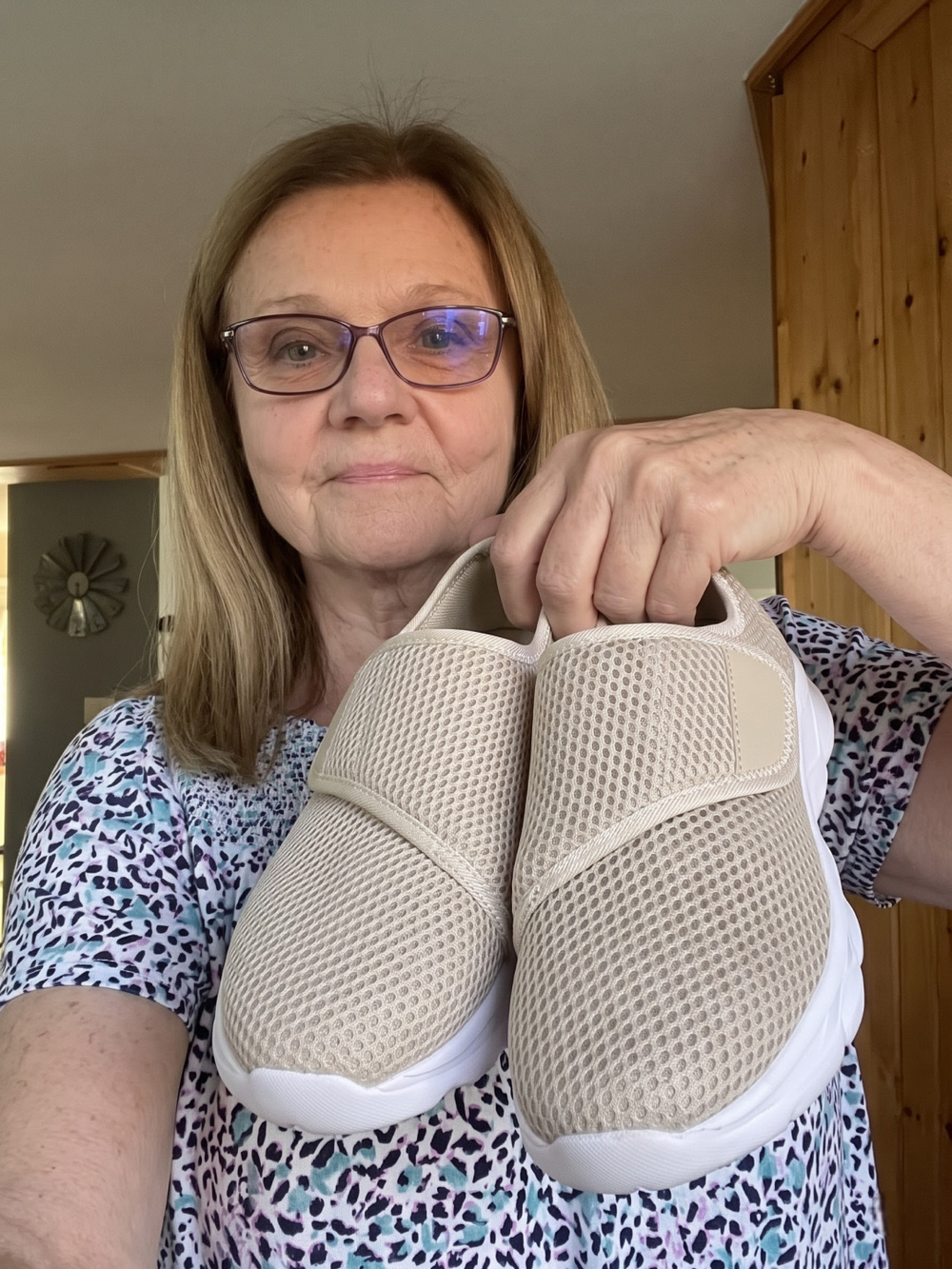 <h2>Customers Love Our Shoes!</h2>