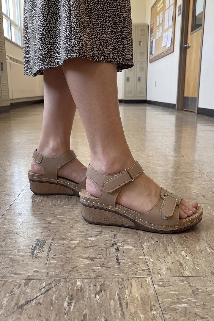 <h2>Customers love our shoes!</h2>