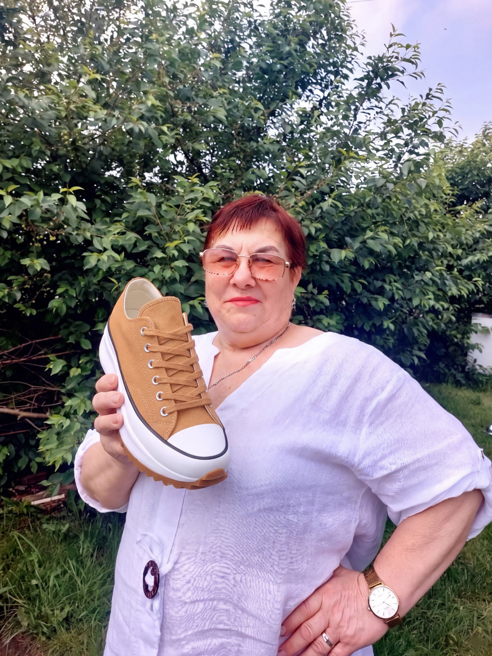<h2>Customers love our shoes!</h2>