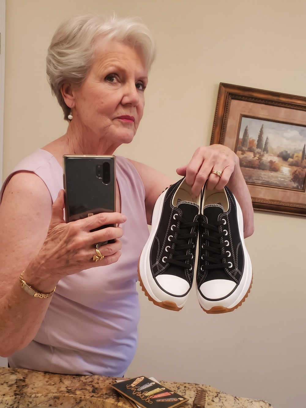 <h2>Customers love our shoes!</h2>