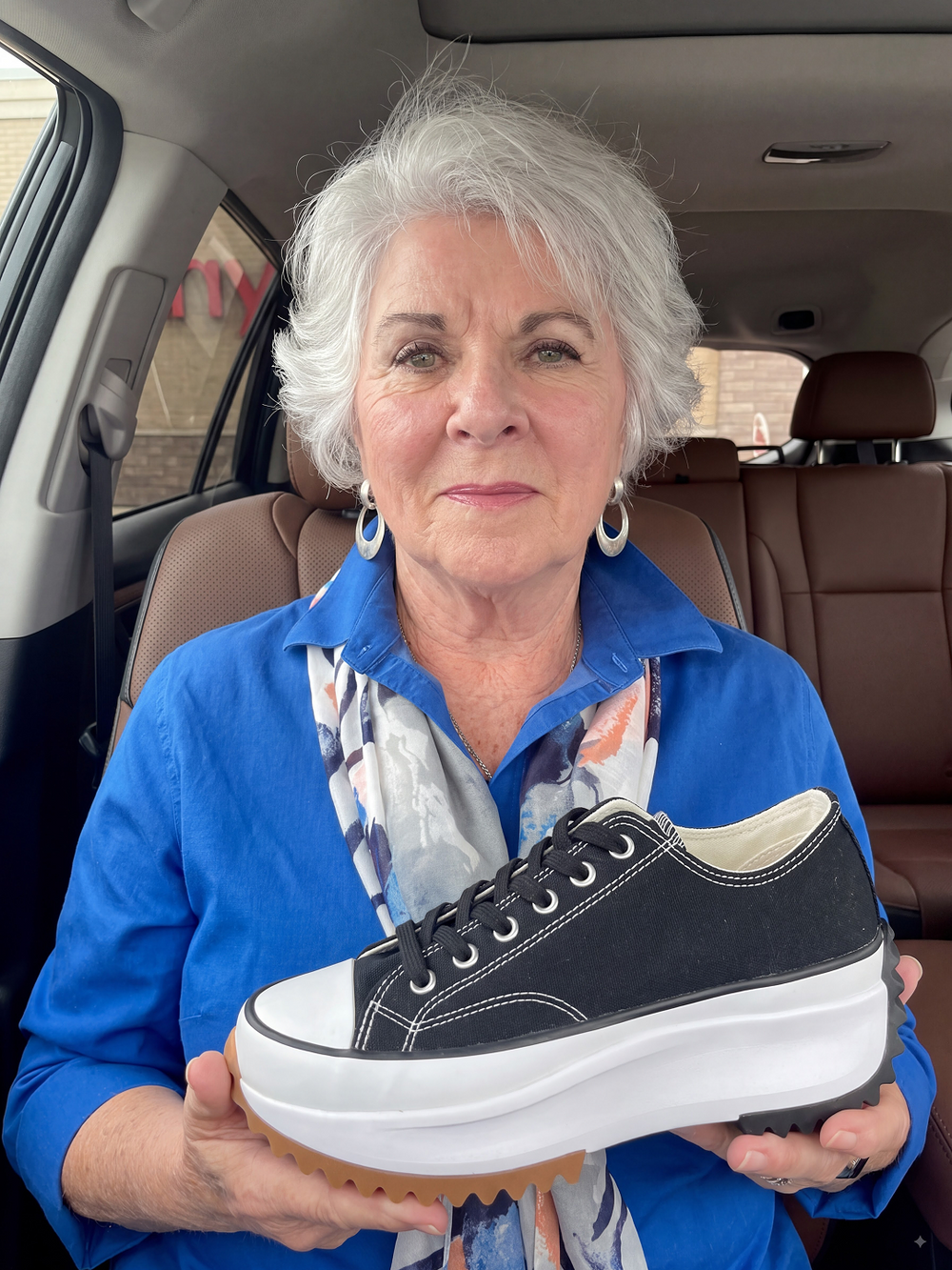 <h2>Customers love our shoes!</h2>