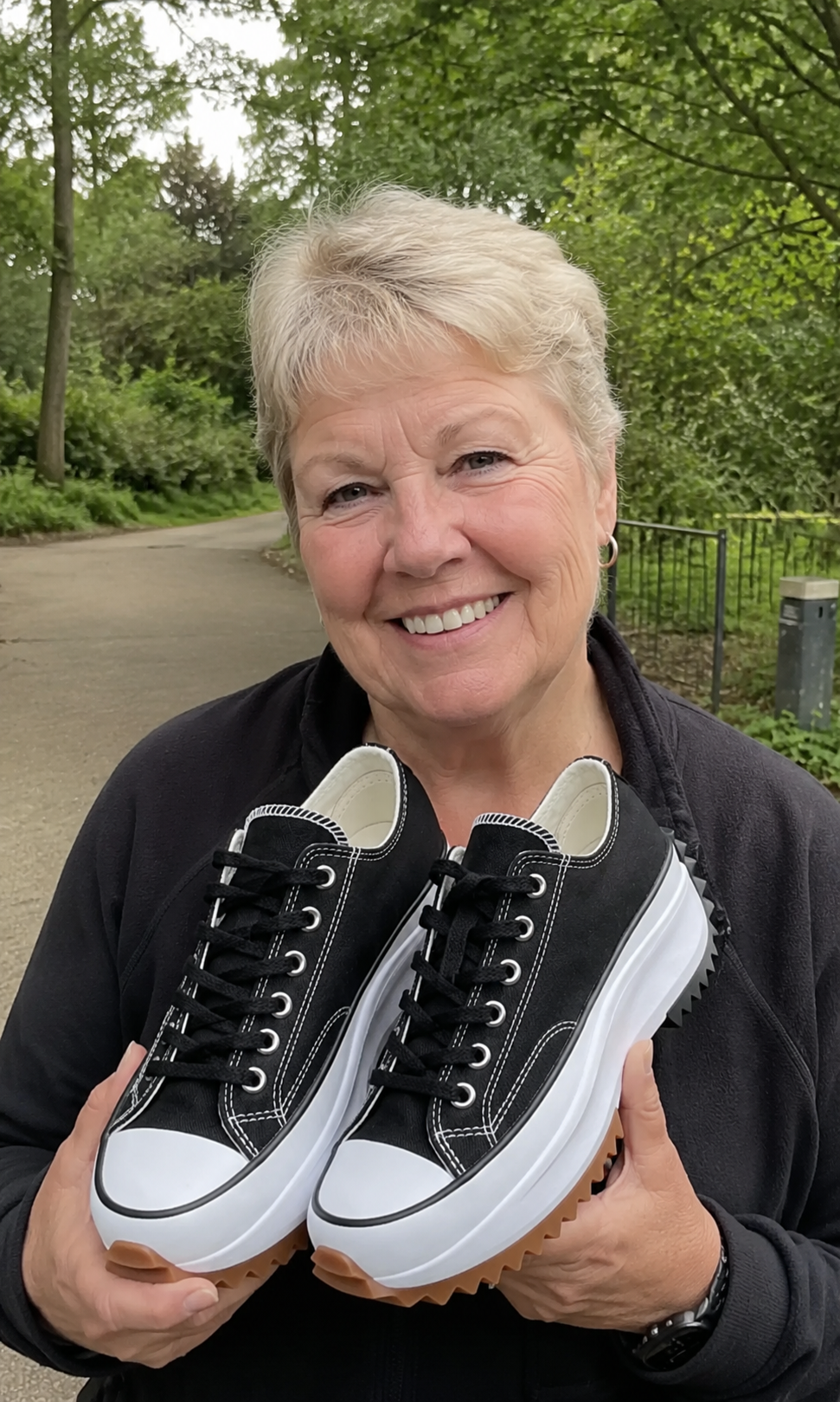 <h2>Customers love our shoes!</h2>