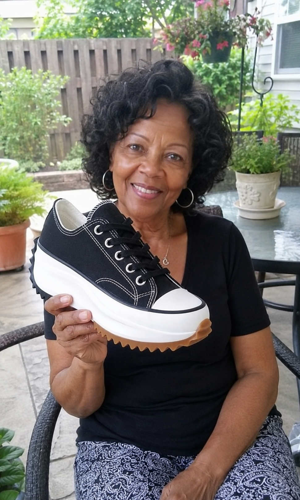 <h2>Customers love our shoes!</h2>