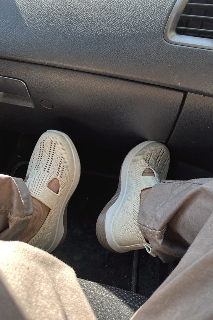 <h2>Customers love our shoes!</h2>