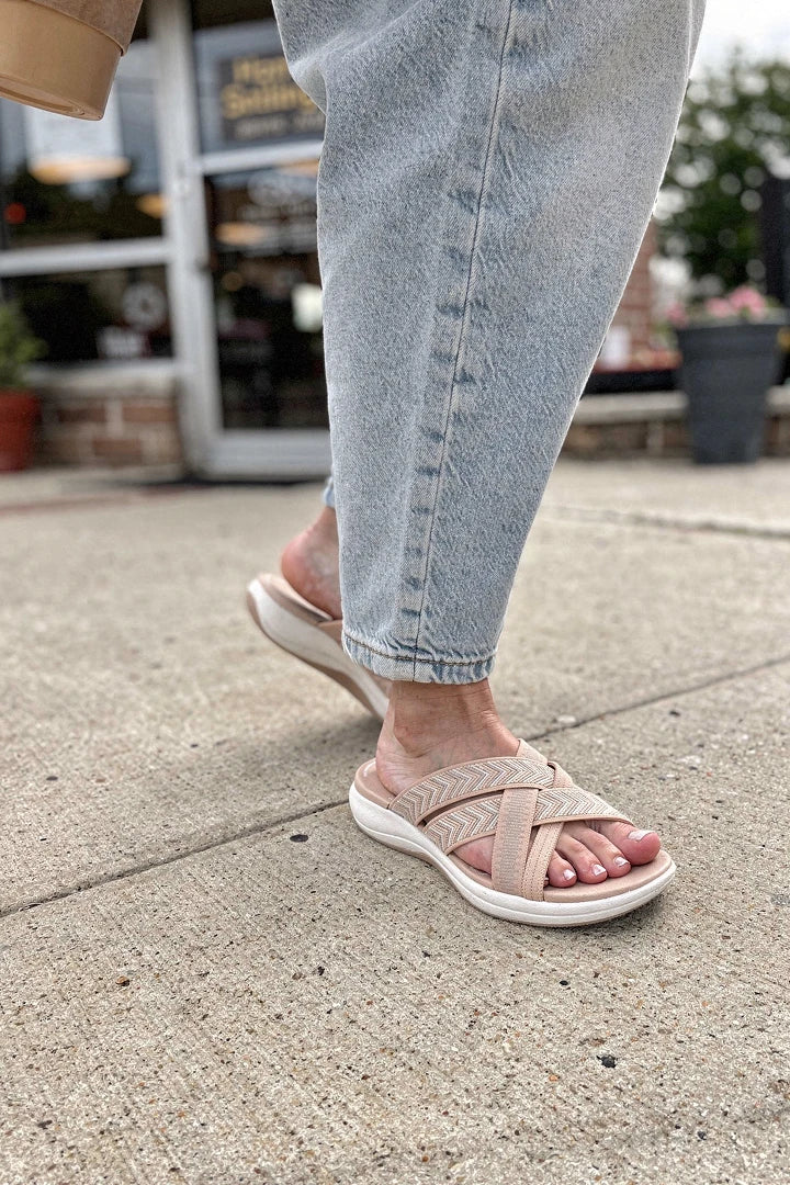<h2>Customers love our shoes!</h2>