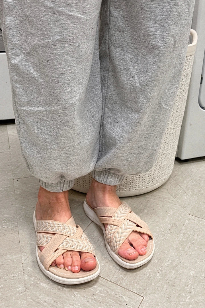 <h2>Customers love our shoes!</h2>