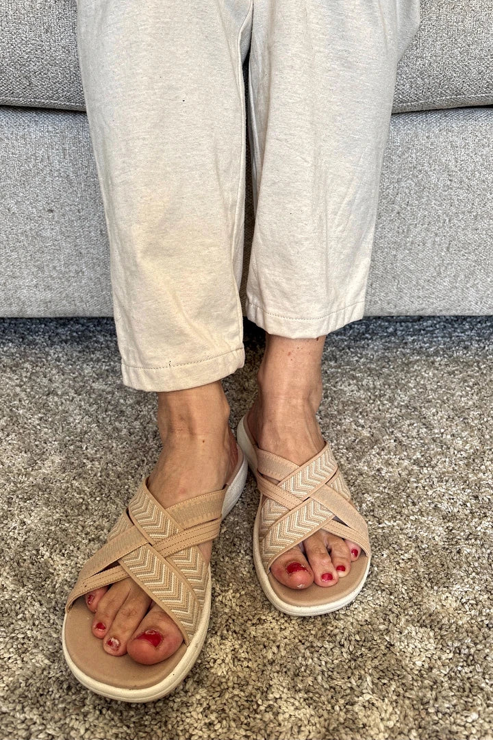<h2>Customers love our shoes!</h2>
